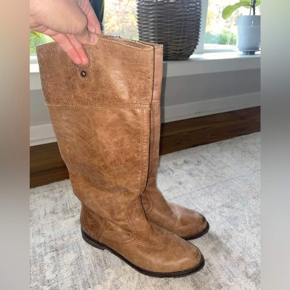Beautiful OTBT relaxed leather riding boots